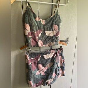 Averie Athena Floral Print Crop Top and Shorts Small